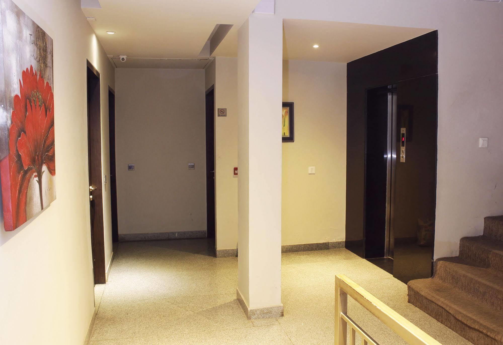 Treebo Cabana New Delhi Extérieur photo